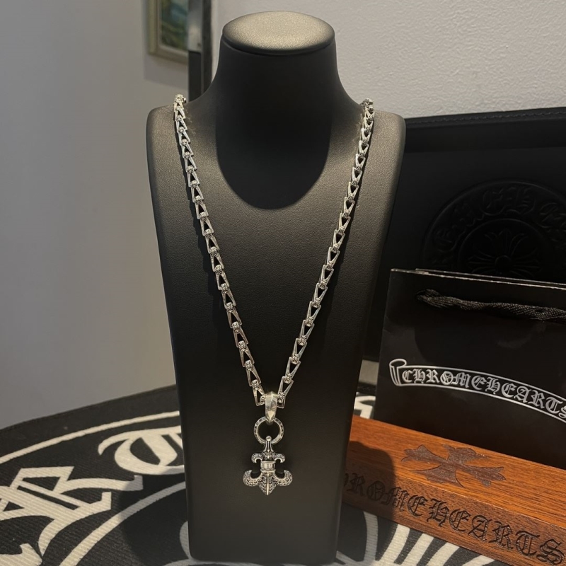 Ch*0me He**ts necklaces